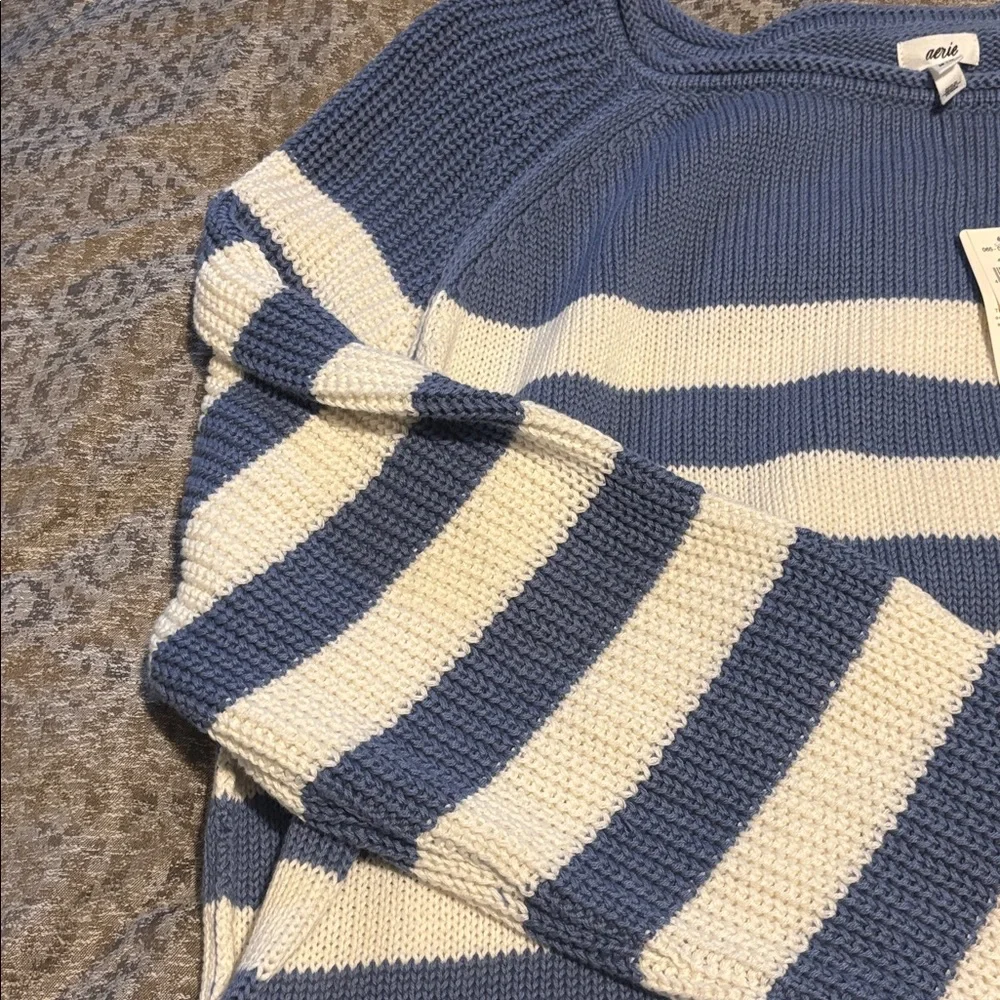 💕NWT! Aerie Blue and Cream Striped Sweater - Picture 4 of 8
